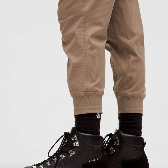 Lululemon Dance Studio Jogger, Size 6 - Picture 6 of 6